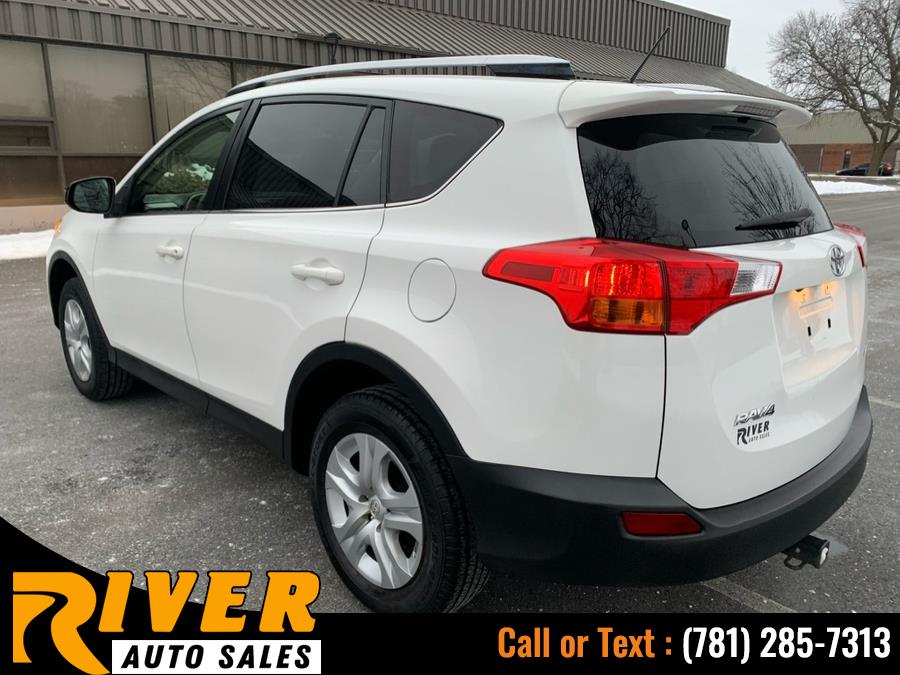 2014 Toyota RAV4 LE photo