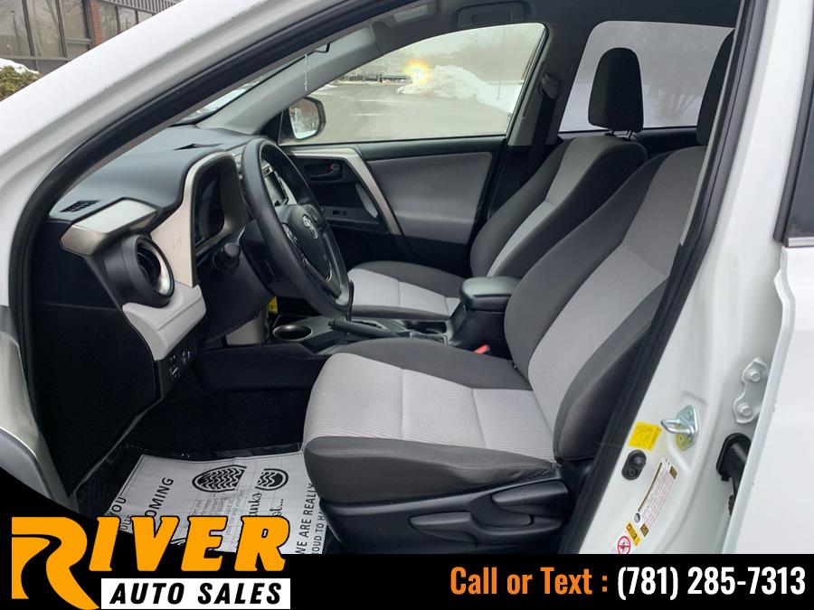 2014 Toyota RAV4 LE photo