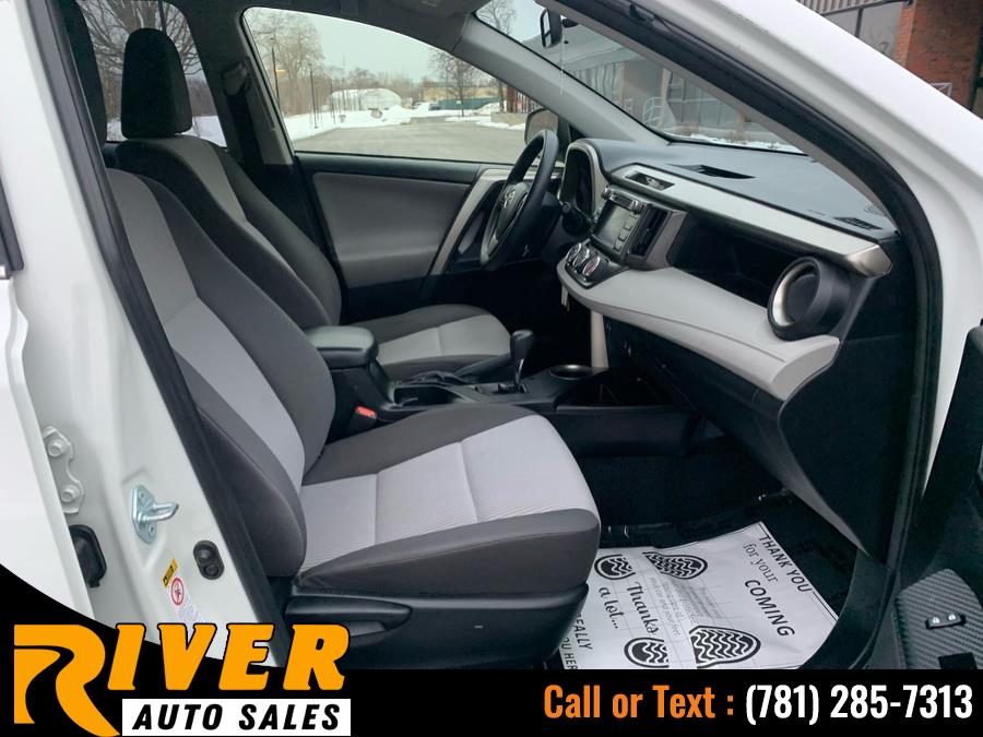 2014 Toyota RAV4 LE photo