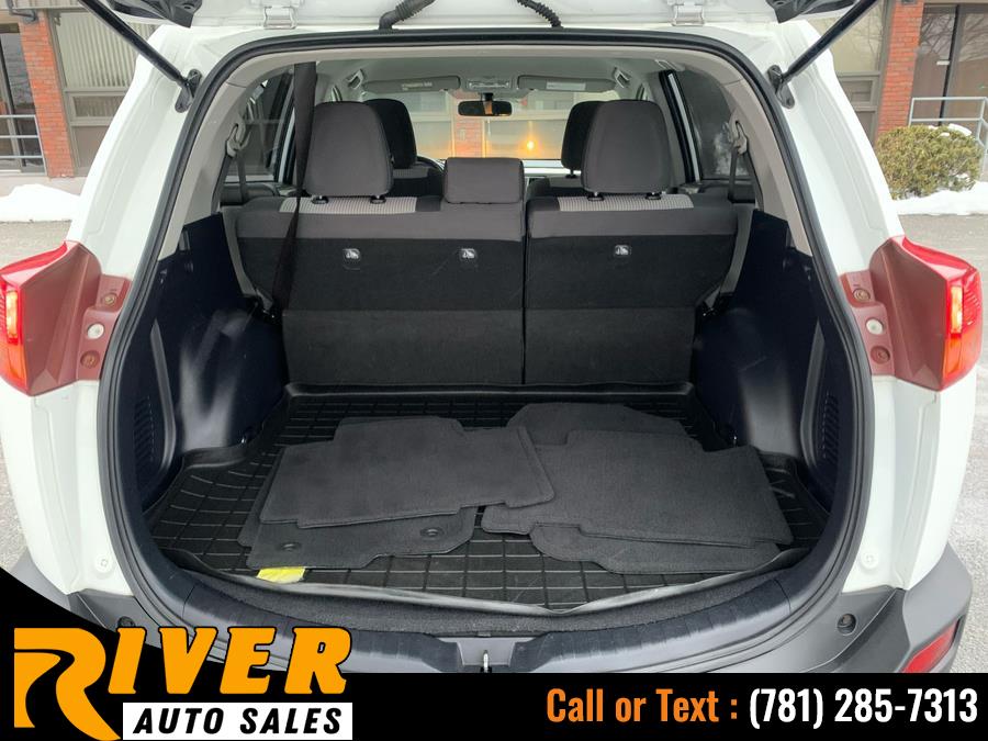 2014 Toyota RAV4 LE photo