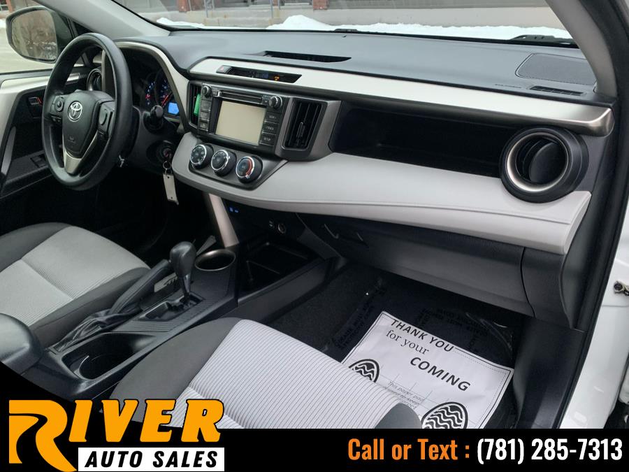 2014 Toyota RAV4 LE photo