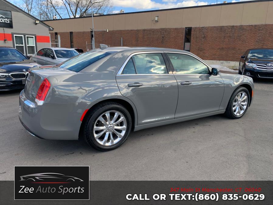 2017 Chrysler 300 Limited AWD photo