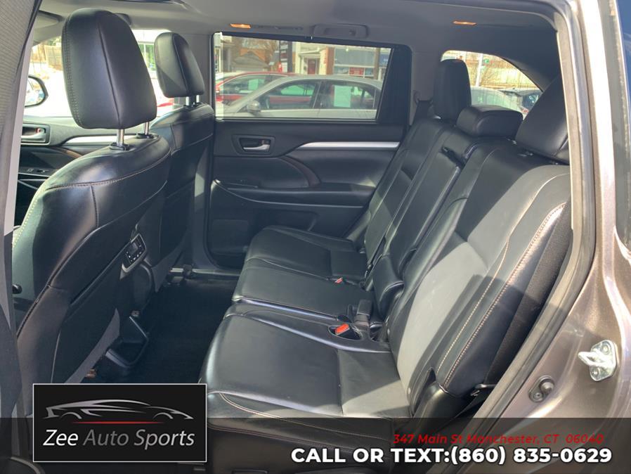 2016 Toyota Highlander AWD 4dr V6 XLE (Natl) photo