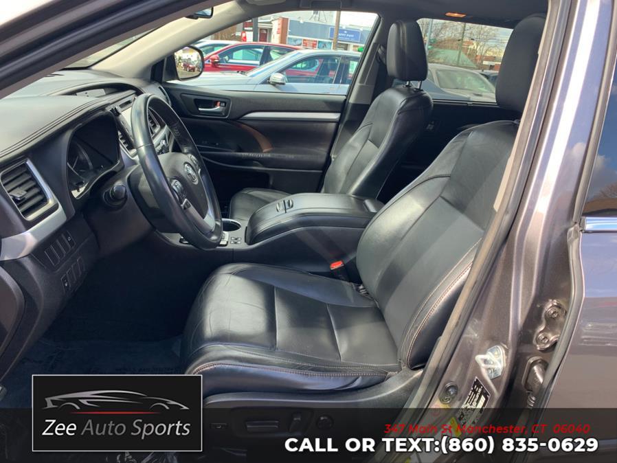 2016 Toyota Highlander AWD 4dr V6 XLE (Natl) photo