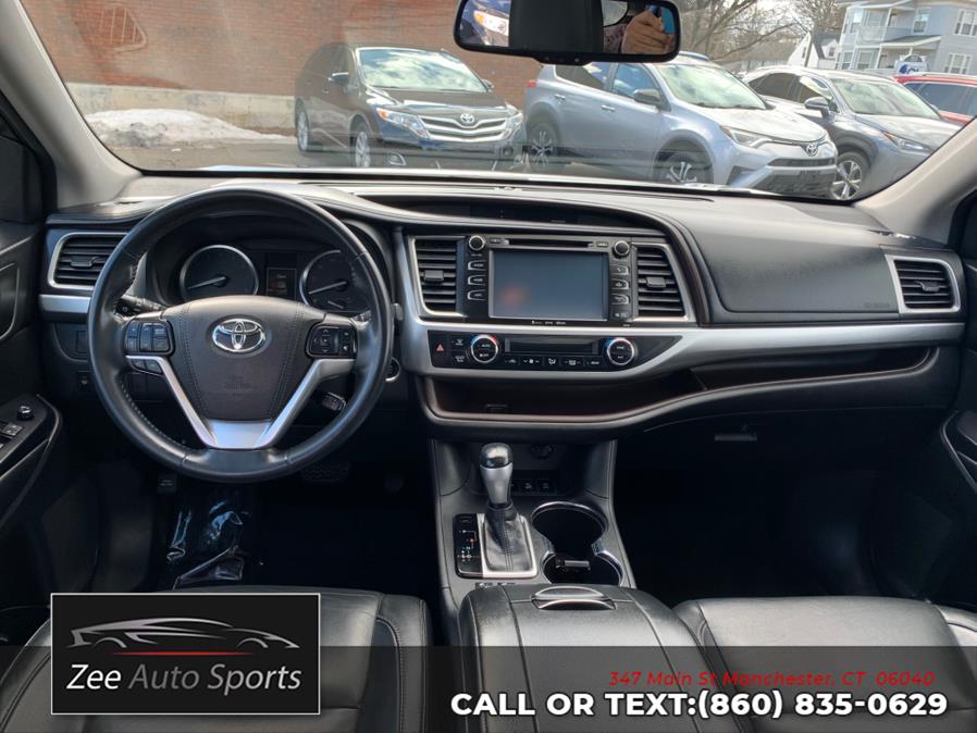 2016 Toyota Highlander AWD 4dr V6 XLE (Natl) photo