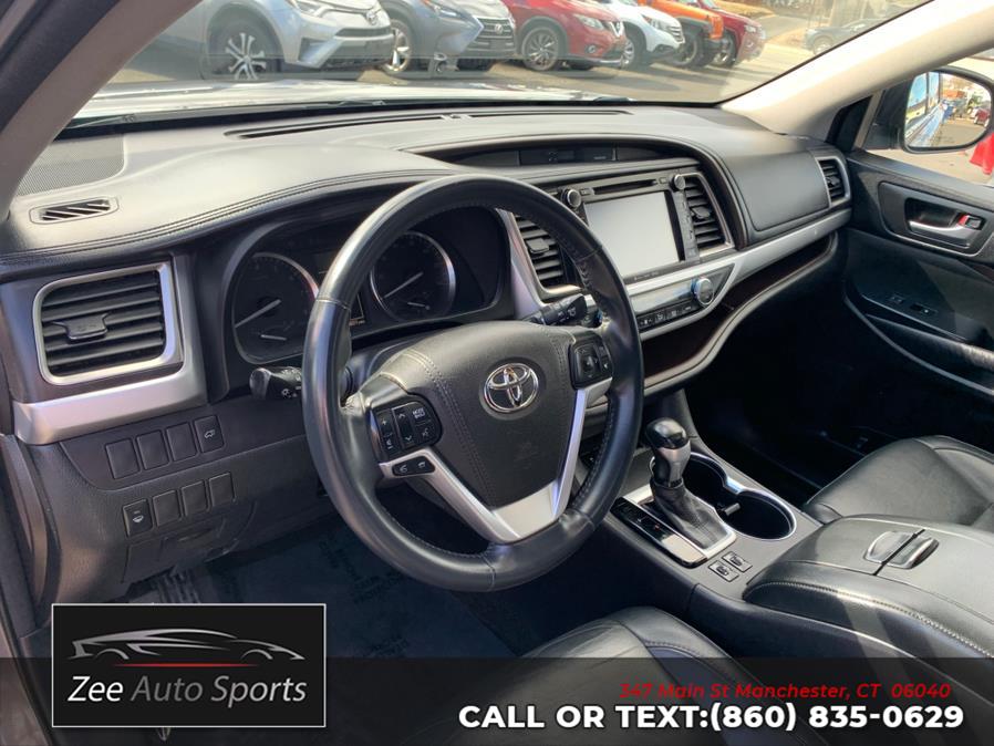 2016 Toyota Highlander AWD 4dr V6 XLE (Natl) photo