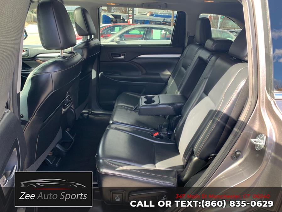 2016 Toyota Highlander AWD 4dr V6 XLE (Natl) photo