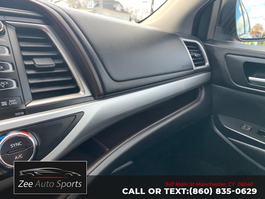 2016 Toyota Highlander AWD 4dr V6 XLE (Natl) photo