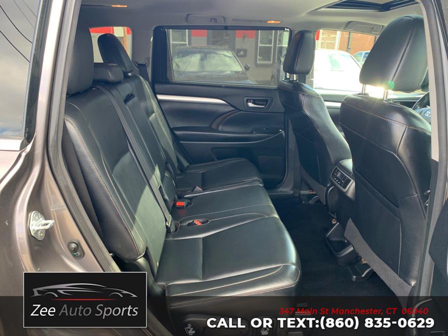2016 Toyota Highlander AWD 4dr V6 XLE (Natl) photo