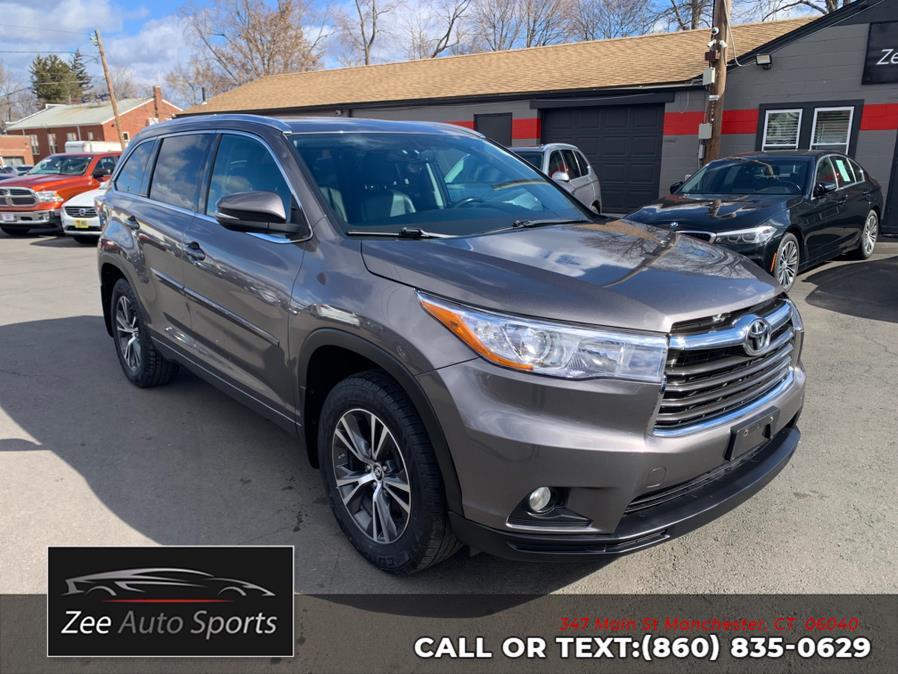 2016 Toyota Highlander AWD 4dr V6 XLE (Natl) photo