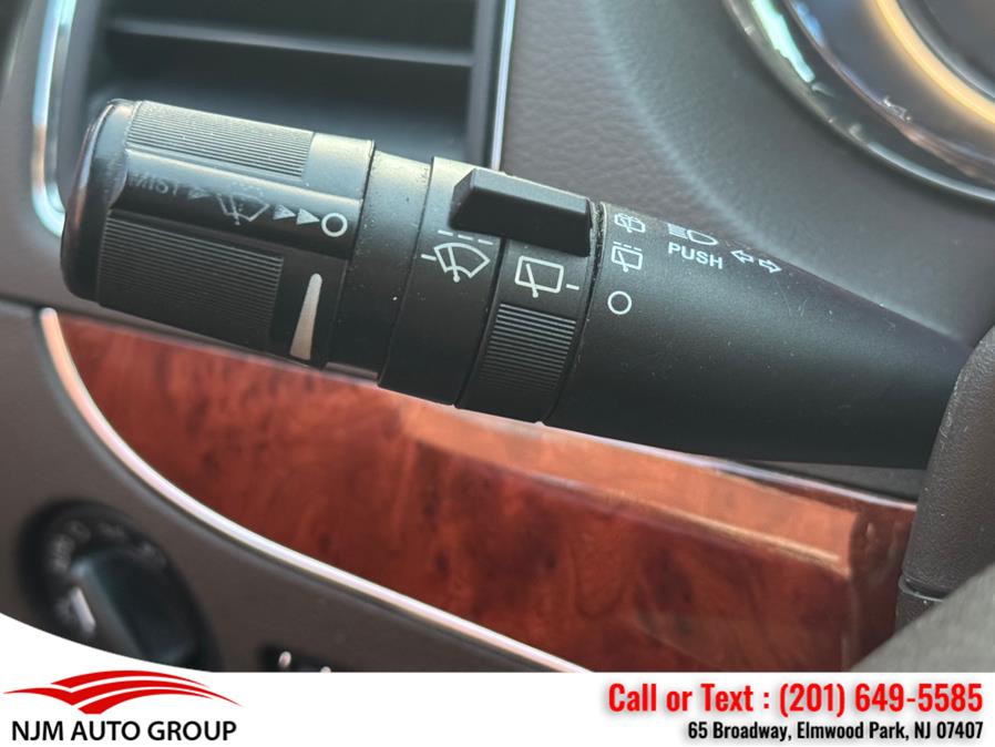 2012 Chrysler Town & Country Touring-L photo