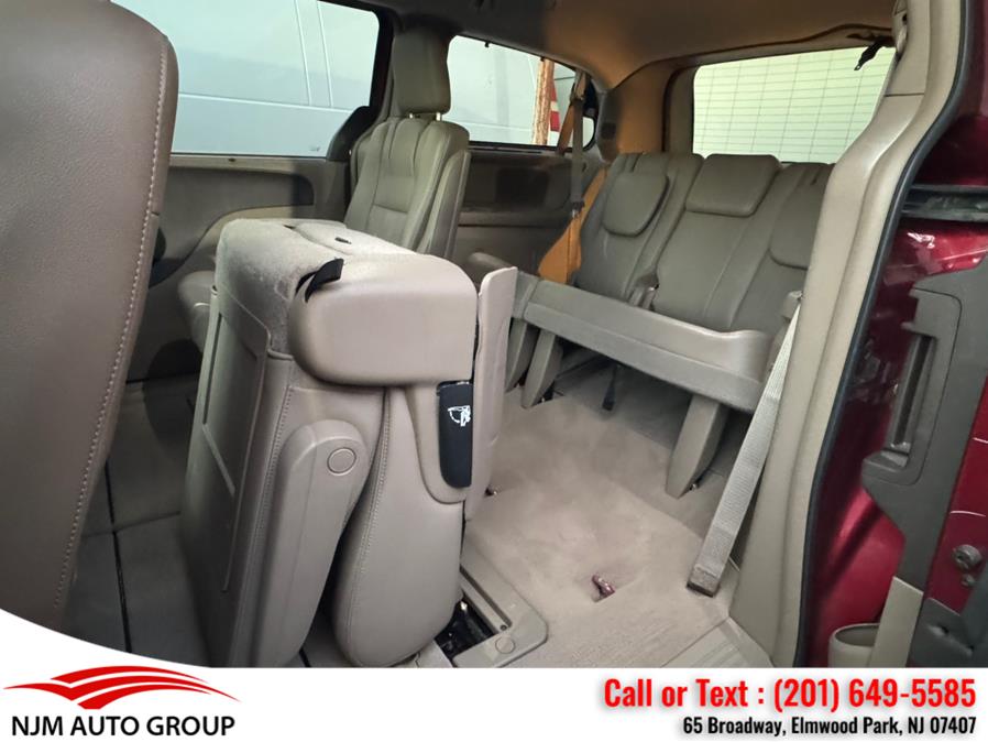 2012 Chrysler Town & Country Touring-L photo