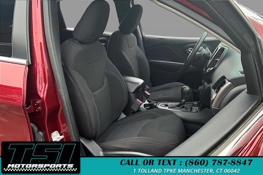 2019 Jeep Cherokee Latitude 4x4 photo