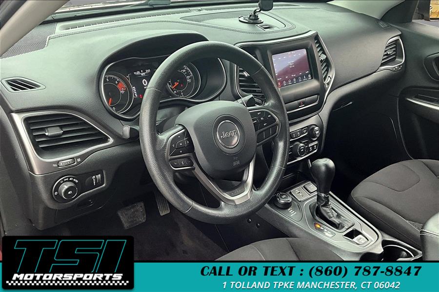 2019 Jeep Cherokee Latitude 4x4 photo
