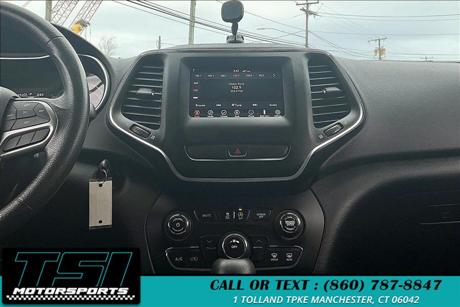 2019 Jeep Cherokee Latitude 4x4 photo