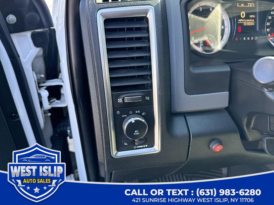 2015 RAM 1500 4WD Quad Cab 140.5