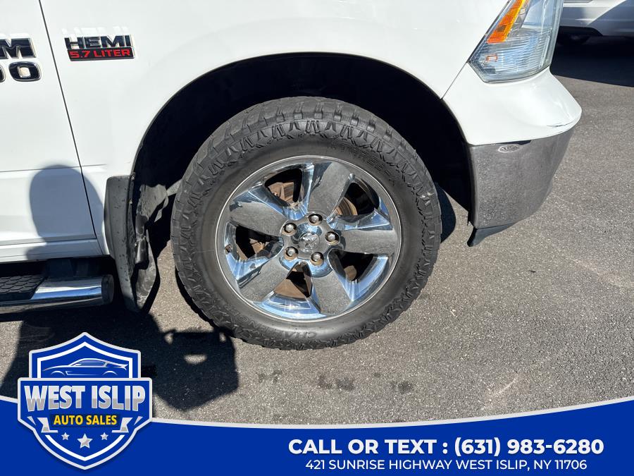 2015 RAM 1500 4WD Quad Cab 140.5
