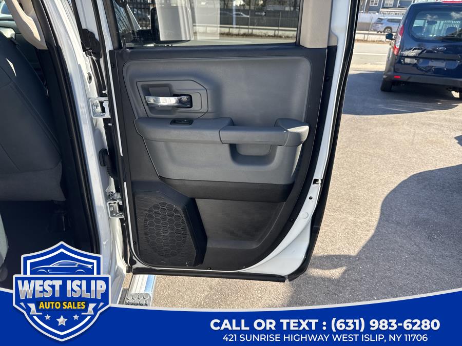 2015 RAM 1500 4WD Quad Cab 140.5