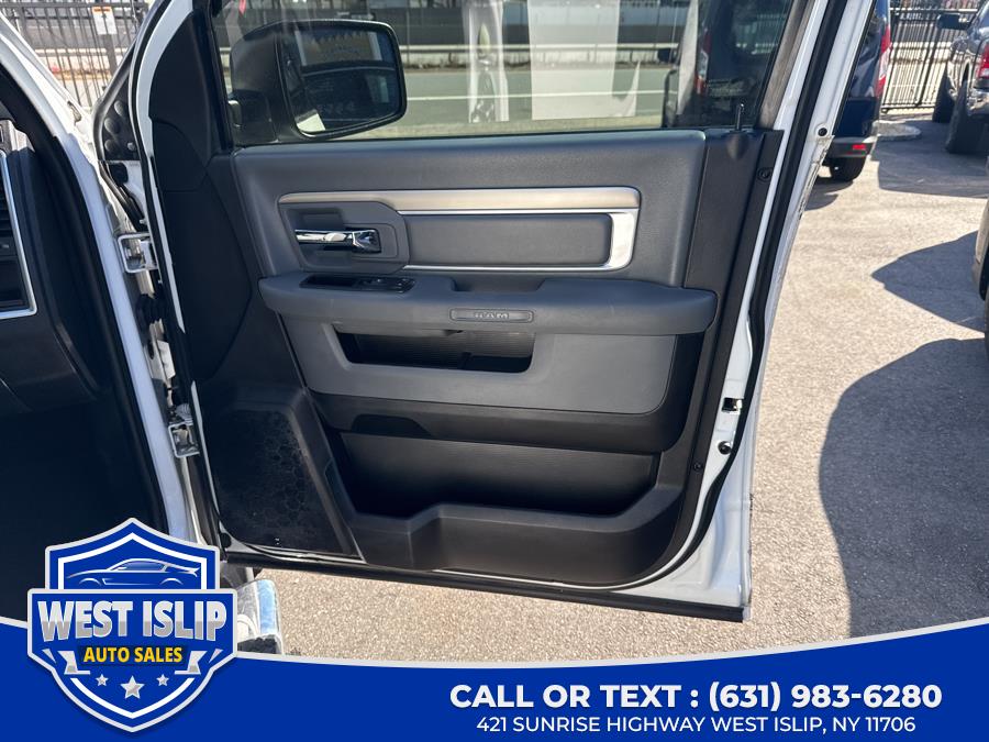 2015 RAM 1500 4WD Quad Cab 140.5