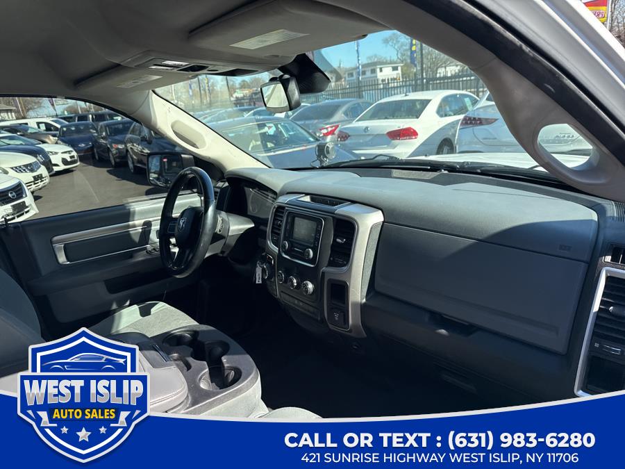 2015 RAM 1500 4WD Quad Cab 140.5