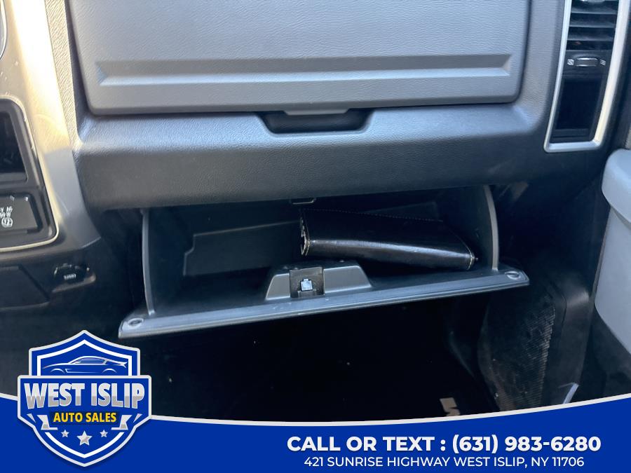 2015 RAM 1500 4WD Quad Cab 140.5