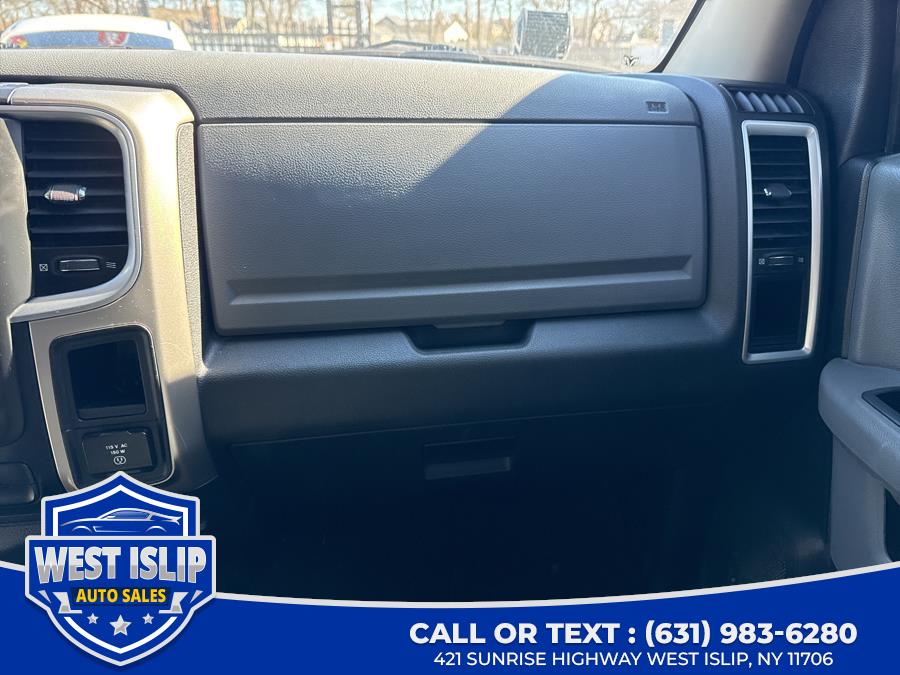 2015 RAM 1500 4WD Quad Cab 140.5