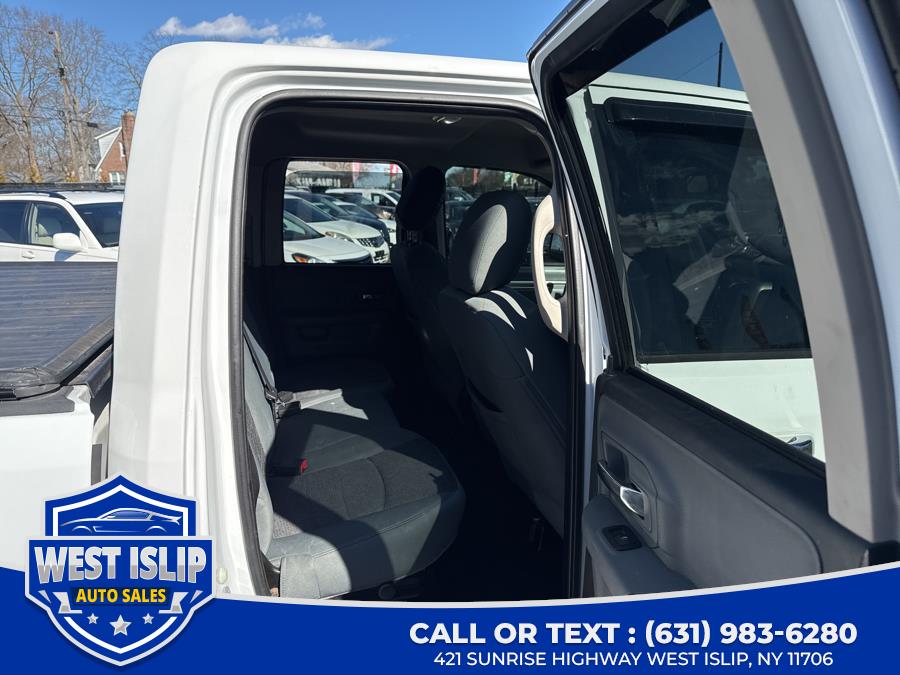 2015 RAM 1500 4WD Quad Cab 140.5