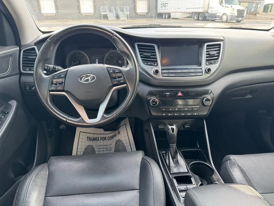 2017 Hyundai Tucson SE AWD photo
