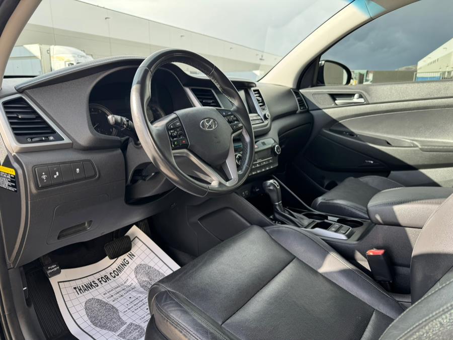 2017 Hyundai Tucson SE AWD photo