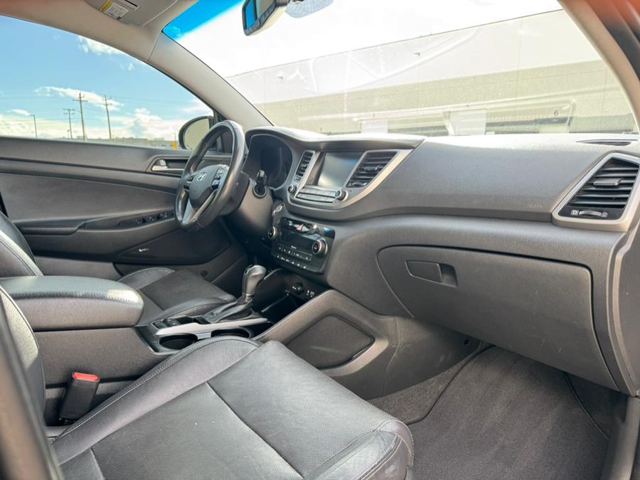 2017 Hyundai Tucson SE AWD photo