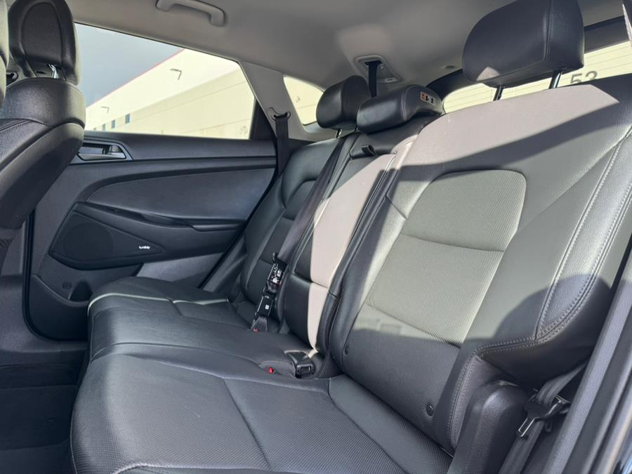 2017 Hyundai Tucson SE AWD photo