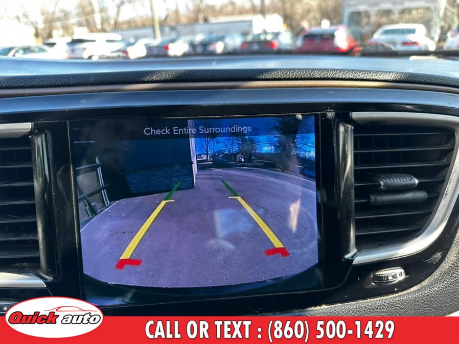 2017 Chrysler Pacifica Touring FWD photo