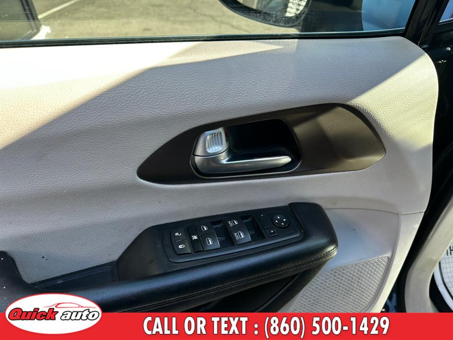 2017 Chrysler Pacifica Touring FWD photo