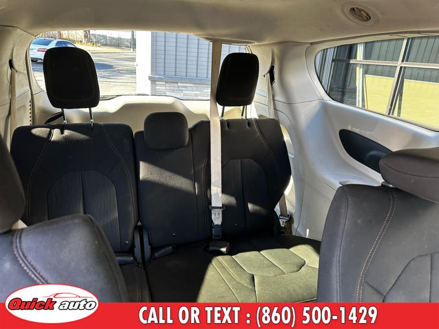 2017 Chrysler Pacifica Touring FWD photo