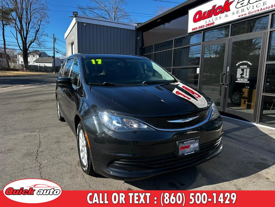 2017 Chrysler Pacifica Touring FWD photo