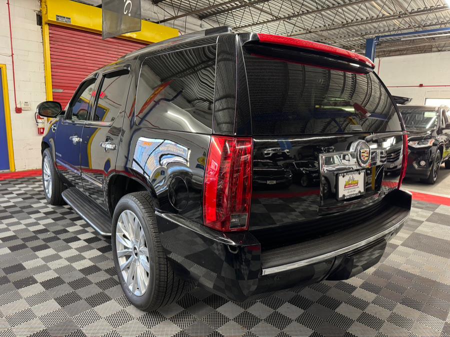 2013 Cadillac Escalade Luxury photo