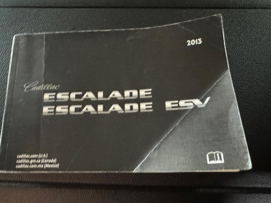2013 Cadillac Escalade Luxury photo