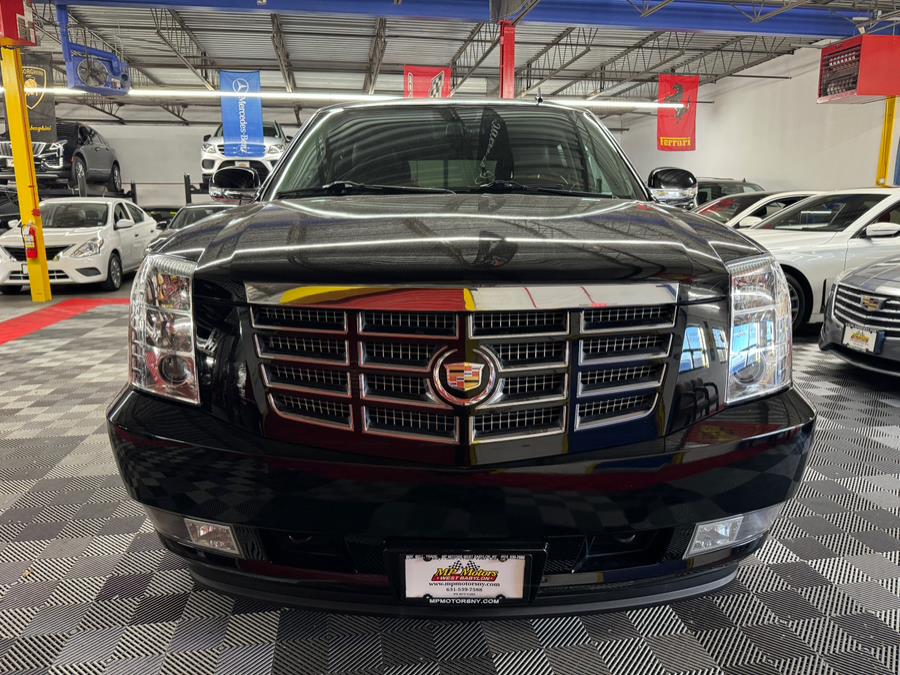 2013 Cadillac Escalade Luxury photo
