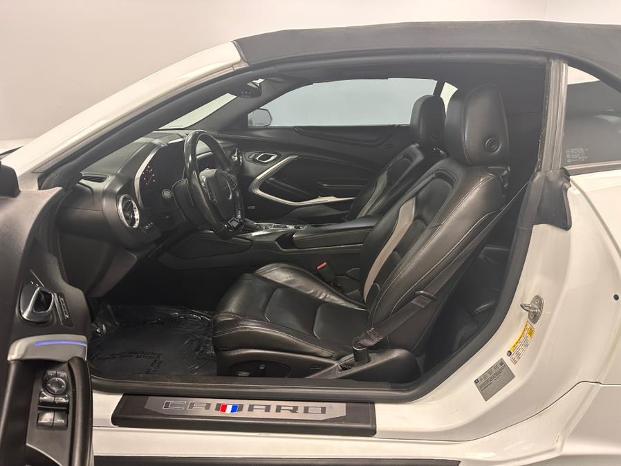2016 Chevrolet Camaro 2dr Conv LT w/2LT photo