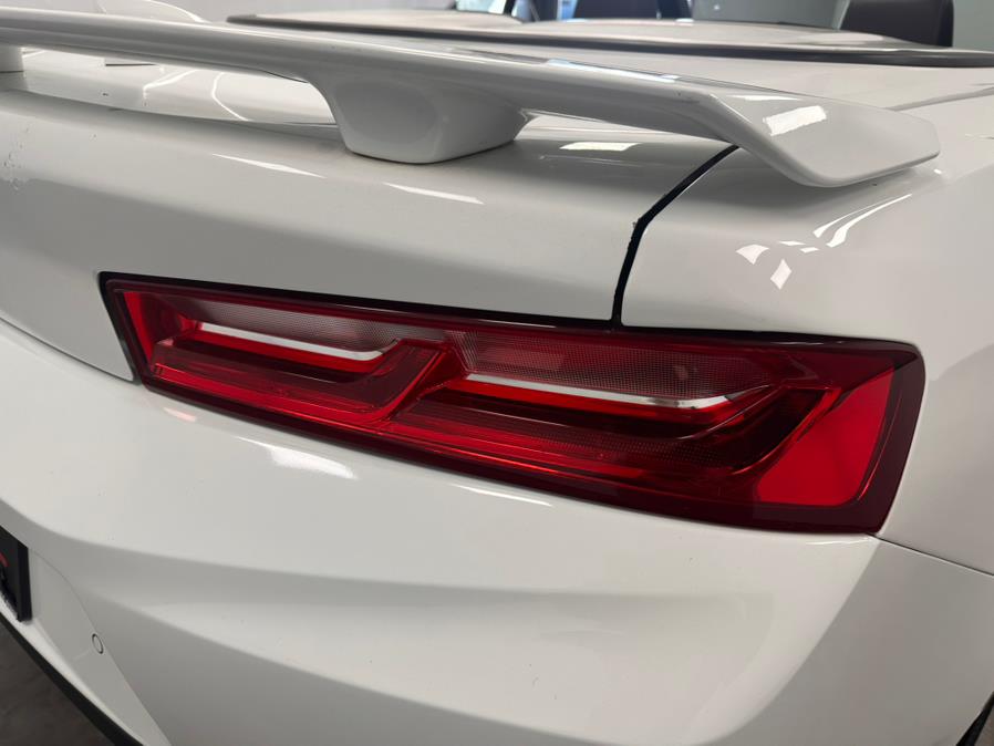 2016 Chevrolet Camaro 2dr Conv LT w/2LT photo