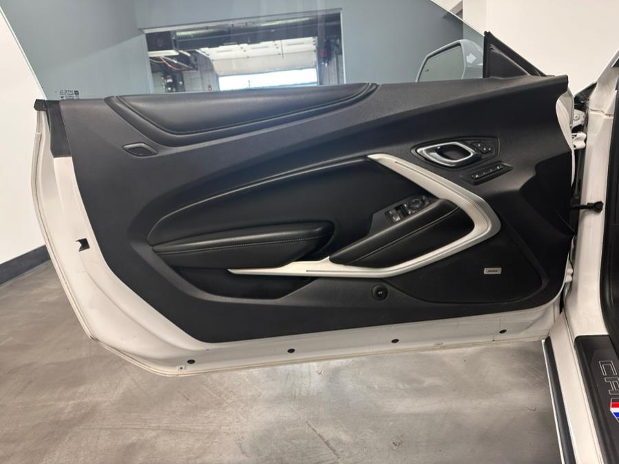 2016 Chevrolet Camaro 2dr Conv LT w/2LT photo