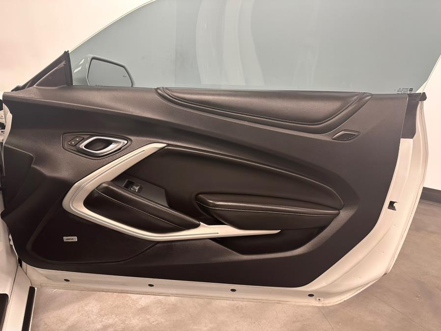 2016 Chevrolet Camaro 2dr Conv LT w/2LT photo