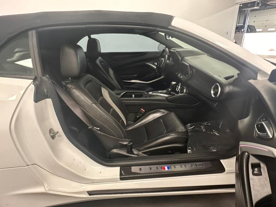 2016 Chevrolet Camaro 2dr Conv LT w/2LT photo