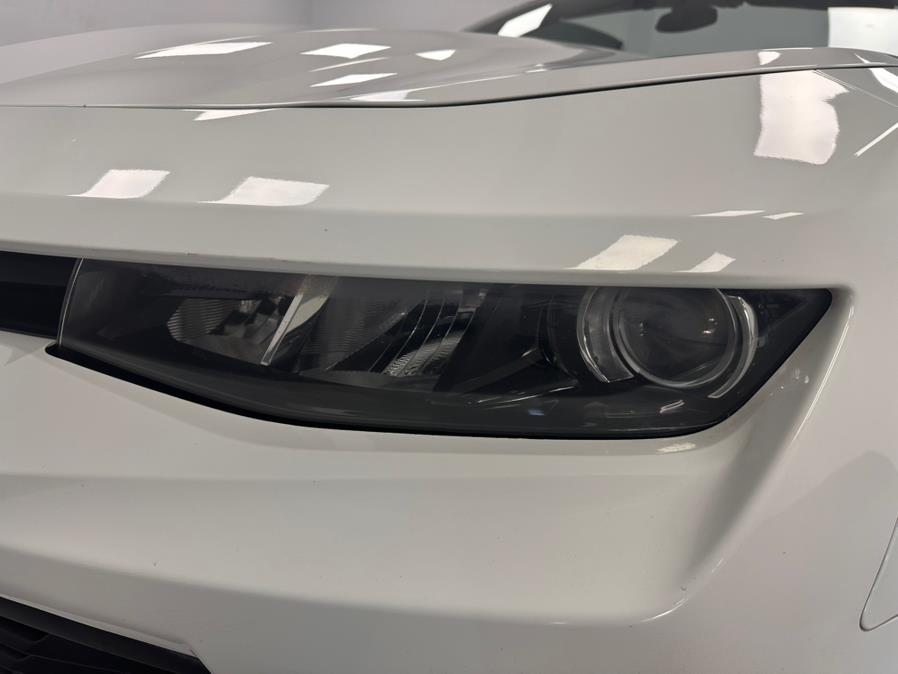 2016 Chevrolet Camaro 2dr Conv LT w/2LT photo