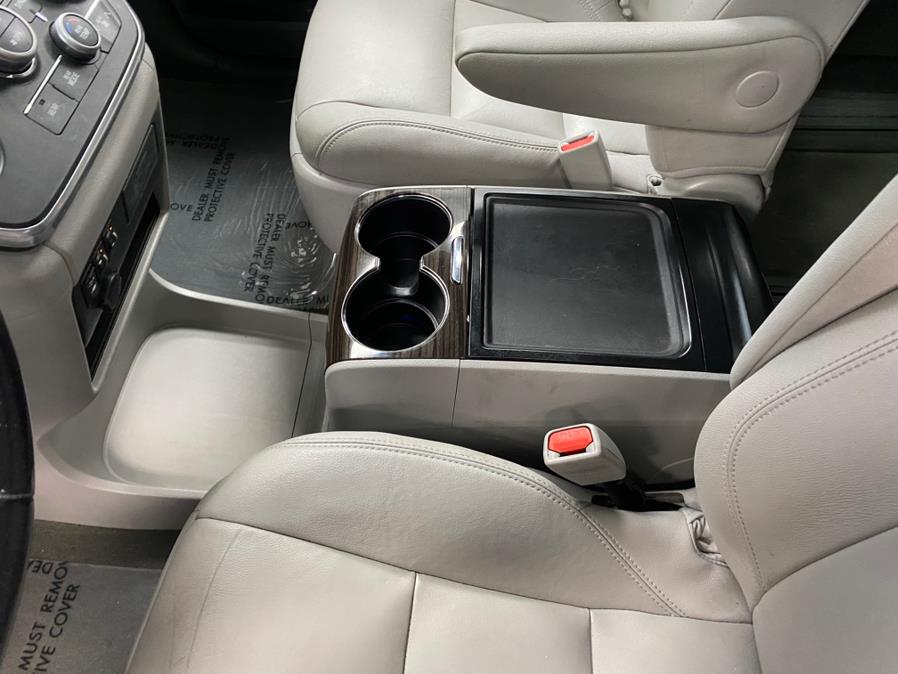 2015 Toyota Sienna 5dr 7-Pass Van XLE AWD (Natl) photo