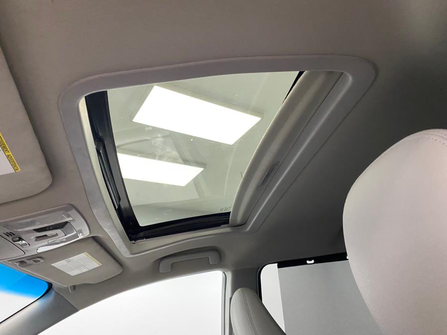 2015 Toyota Sienna 5dr 7-Pass Van XLE AWD (Natl) photo