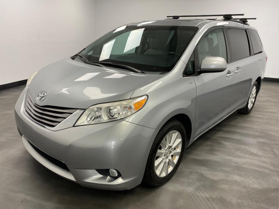 2015 Toyota Sienna 5dr 7-Pass Van XLE AWD (Natl) photo
