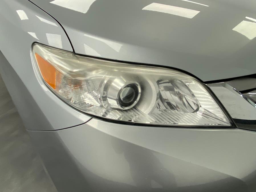 2015 Toyota Sienna 5dr 7-Pass Van XLE AWD (Natl) photo