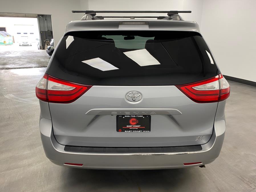 2015 Toyota Sienna 5dr 7-Pass Van XLE AWD (Natl) photo