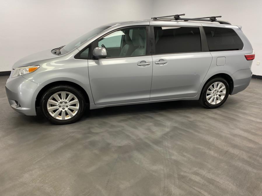 2015 Toyota Sienna 5dr 7-Pass Van XLE AWD (Natl) photo